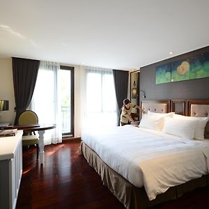 Deluxe Double or Twin Room City View
